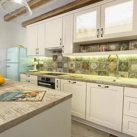 Gorgeous In With Wifi *