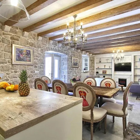 Gorgeous In With Wifi *